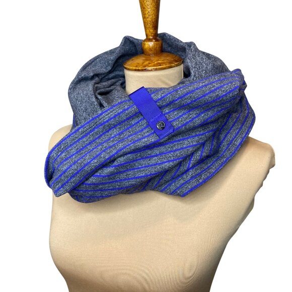Lululemon Athletica Transformable Infinity Scarf With Snap Closures Gray & Blue - Picture 2 of 3
